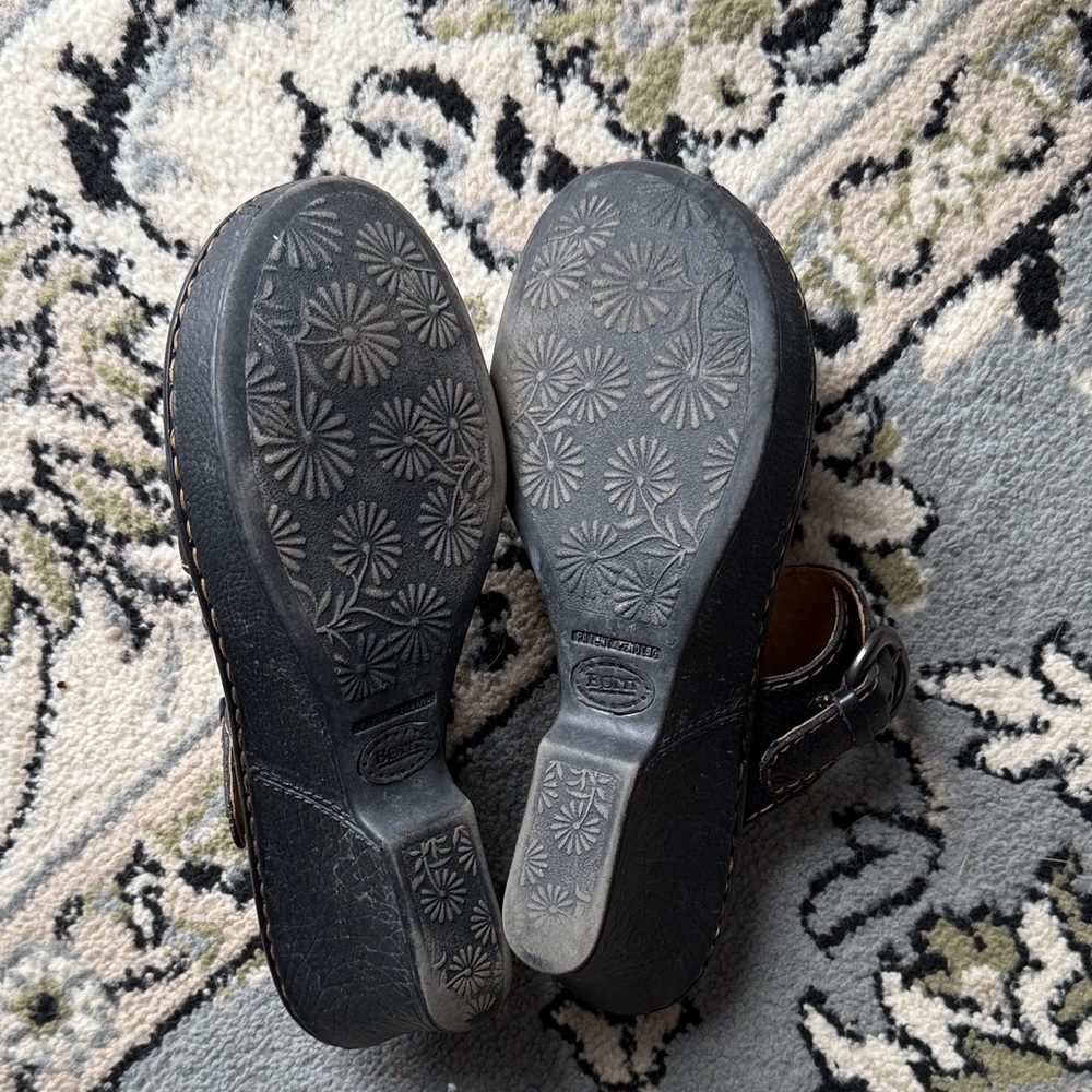 Born low wedge Sandals - Picture 2 of 2
